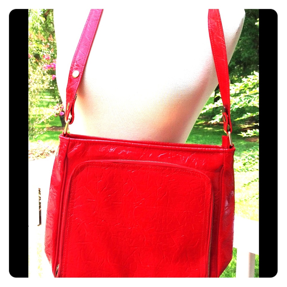 Vintage RED Vinyl Handbag Faux Leather Purse